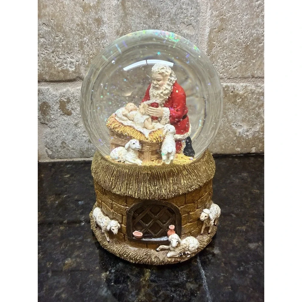 THE SAN FRANCISCO MUSIC BOX COMPANY Santa & Baby Jesus Musical Water Globe NEW